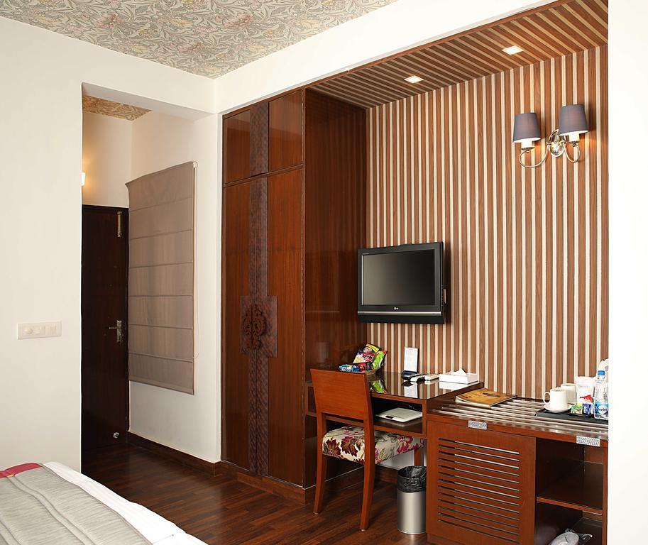 Hotel Ahuja Residency Golf Links Neu-Delhi Exterior foto