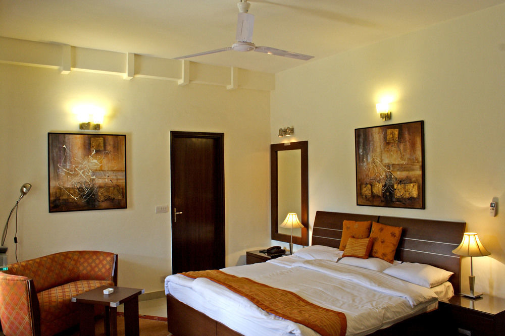 Hotel Ahuja Residency Golf Links Neu-Delhi Exterior foto