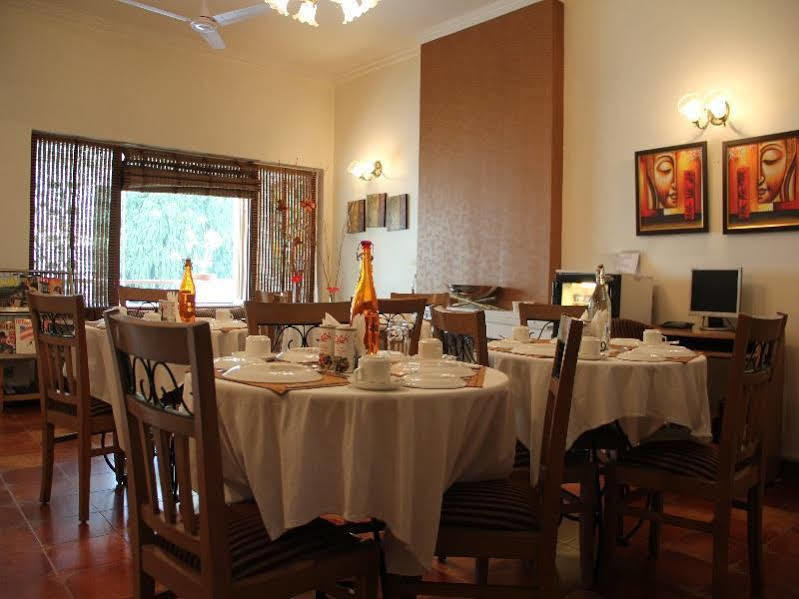 Hotel Ahuja Residency Golf Links Neu-Delhi Exterior foto