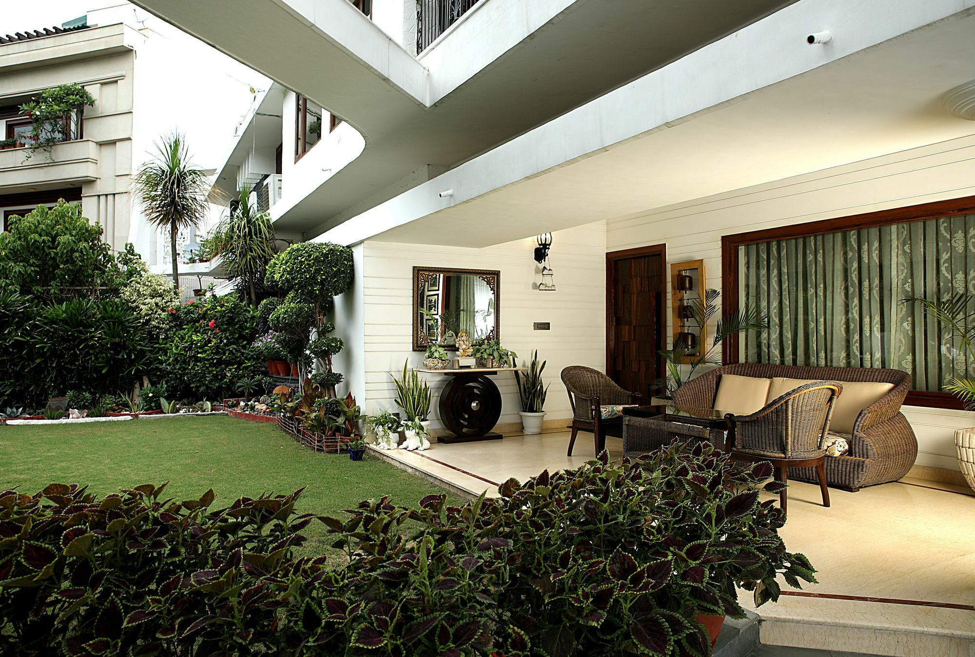 Hotel Ahuja Residency Golf Links Neu-Delhi Exterior foto